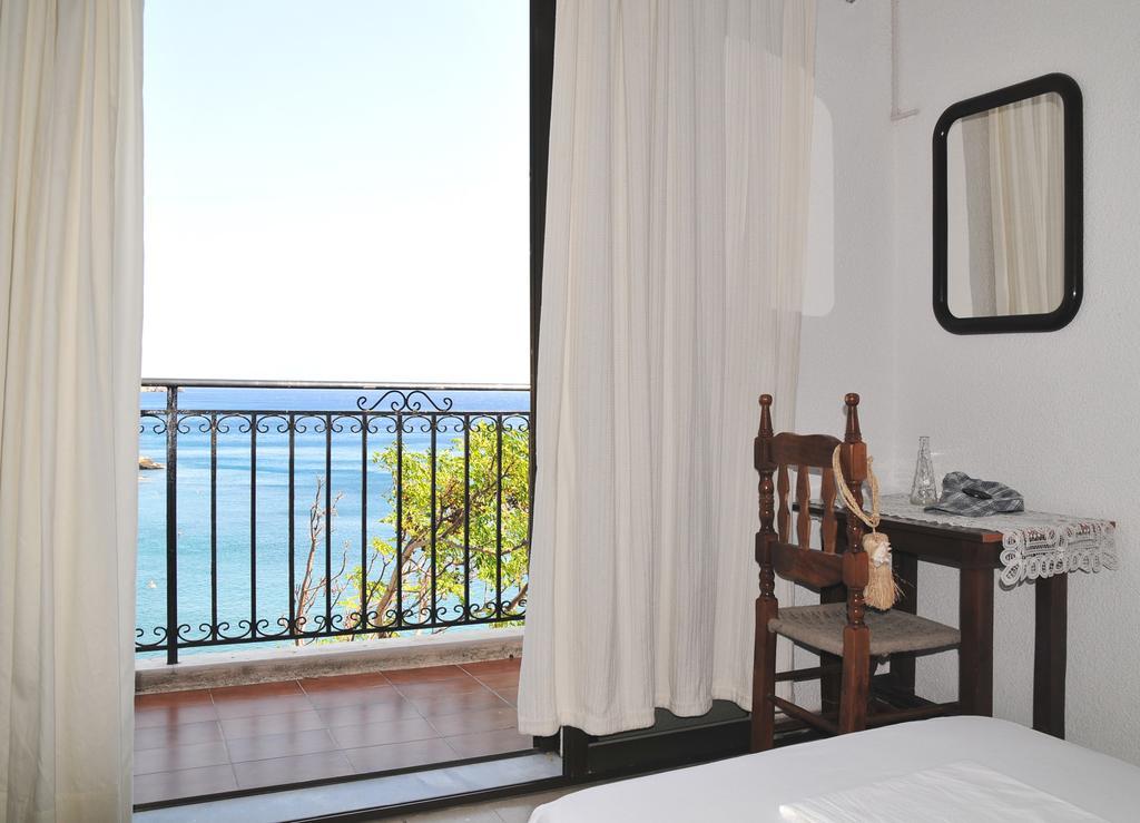 Marina Hotel Ágios Kírykos Kamer foto
