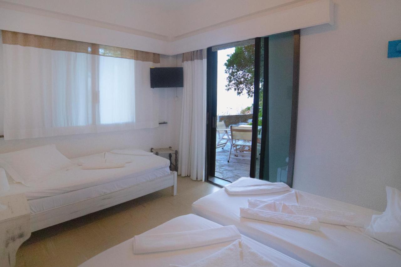 Marina Hotel Ágios Kírykos Buitenkant foto