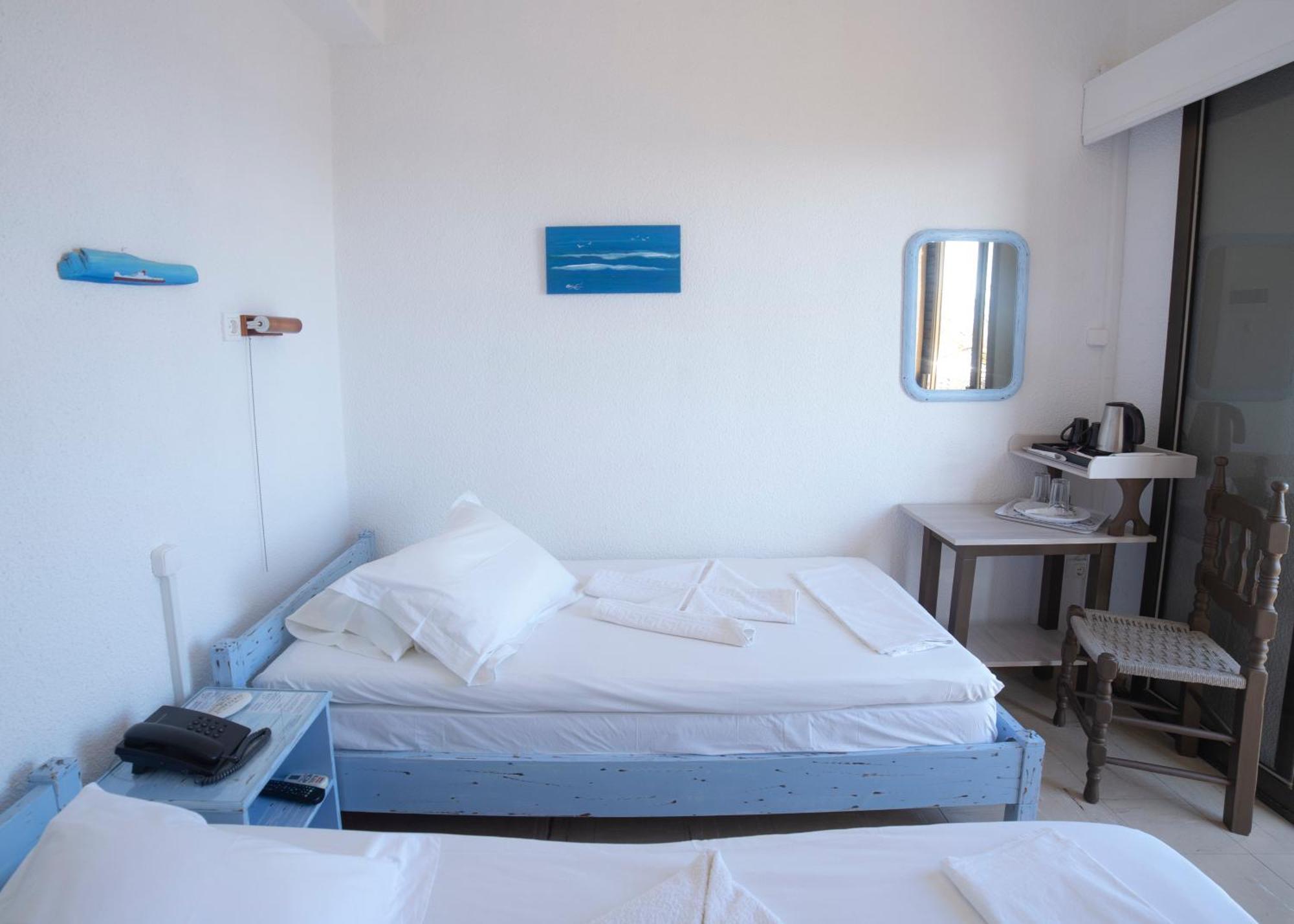 Marina Hotel Ágios Kírykos Buitenkant foto