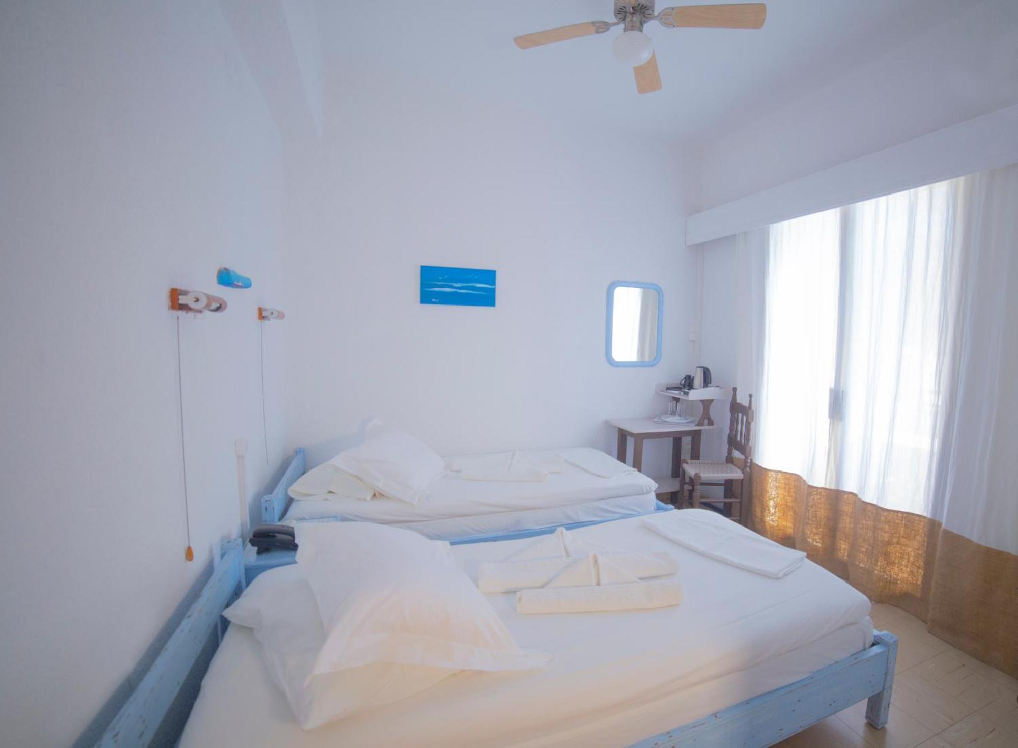 Marina Hotel Ágios Kírykos Buitenkant foto