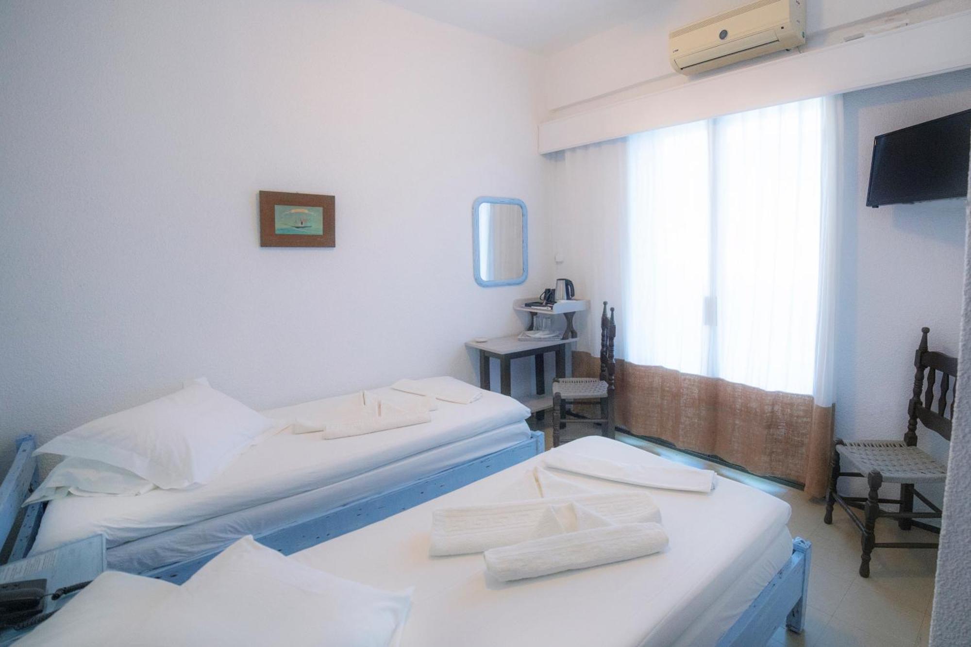 Marina Hotel Ágios Kírykos Buitenkant foto
