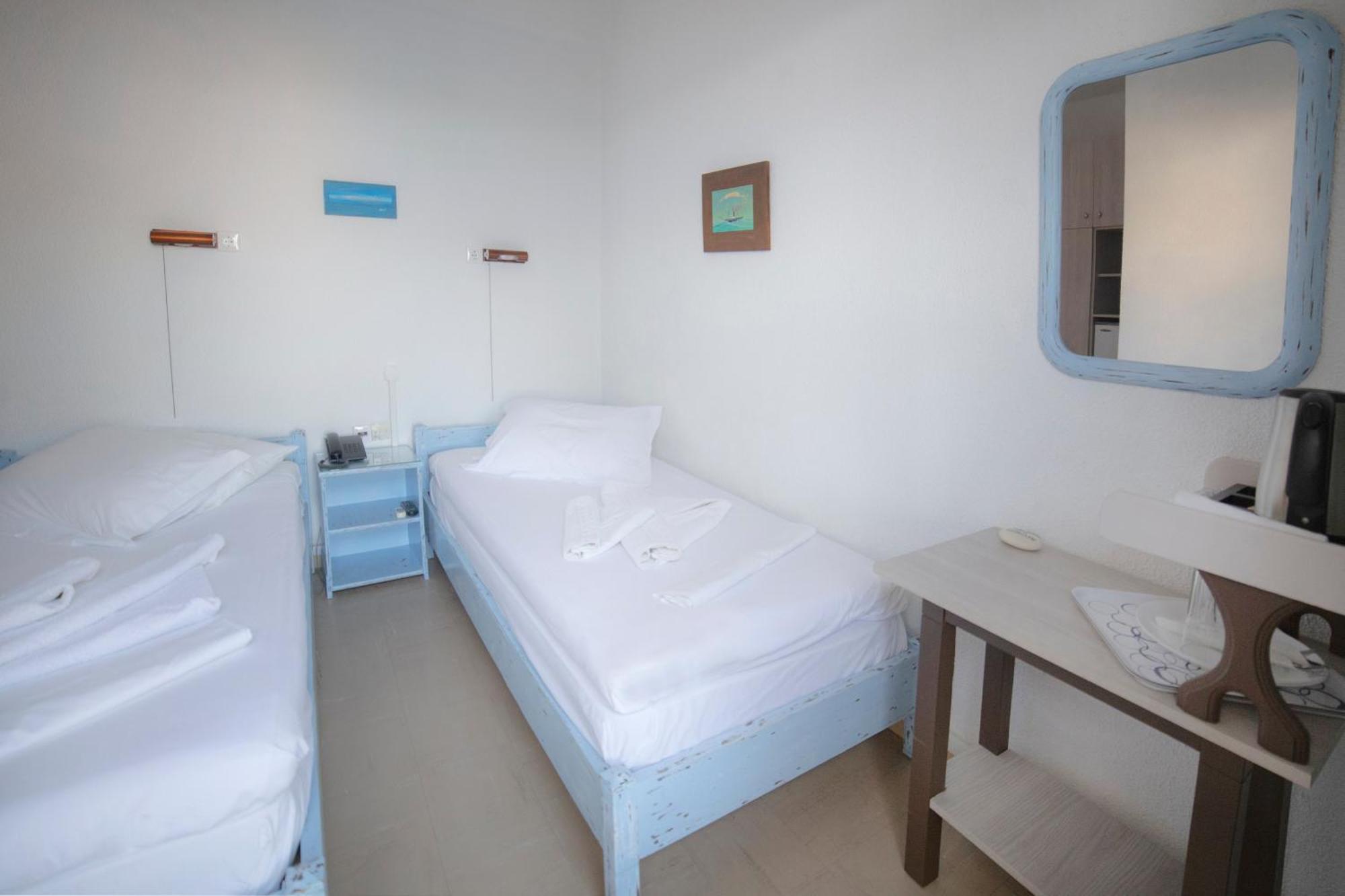 Marina Hotel Ágios Kírykos Buitenkant foto