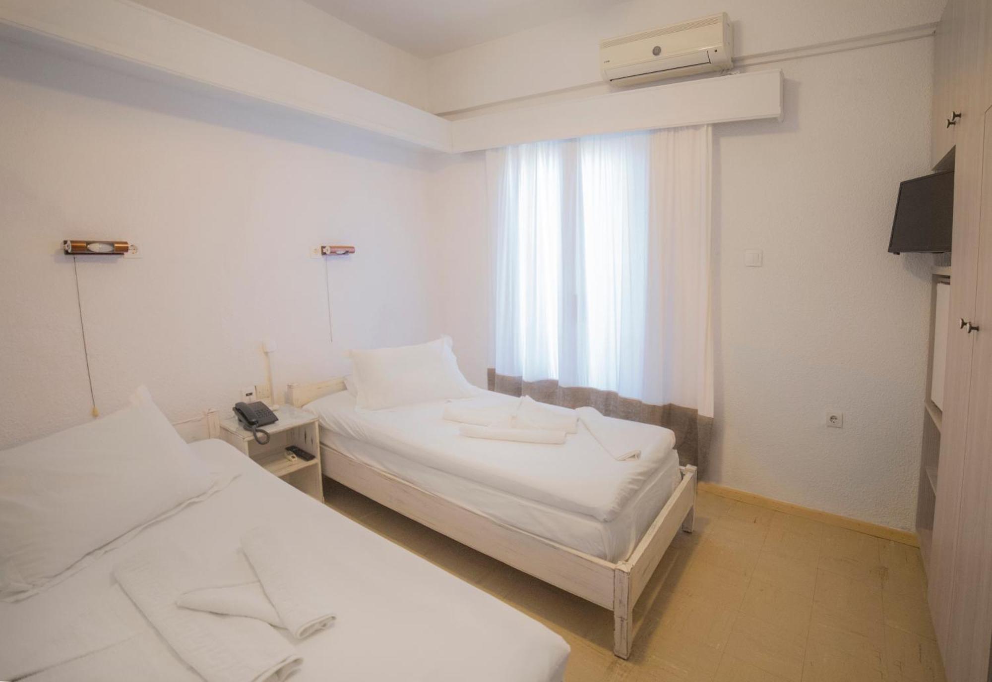 Marina Hotel Ágios Kírykos Buitenkant foto