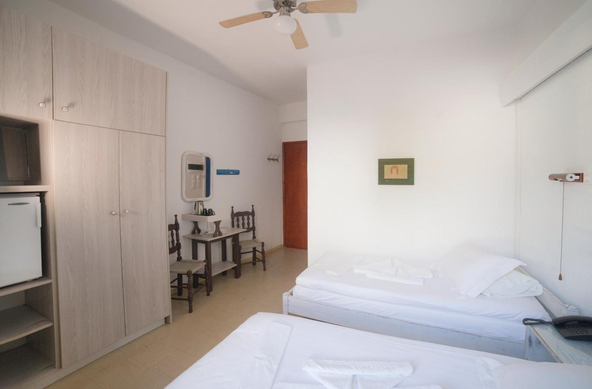 Marina Hotel Ágios Kírykos Buitenkant foto