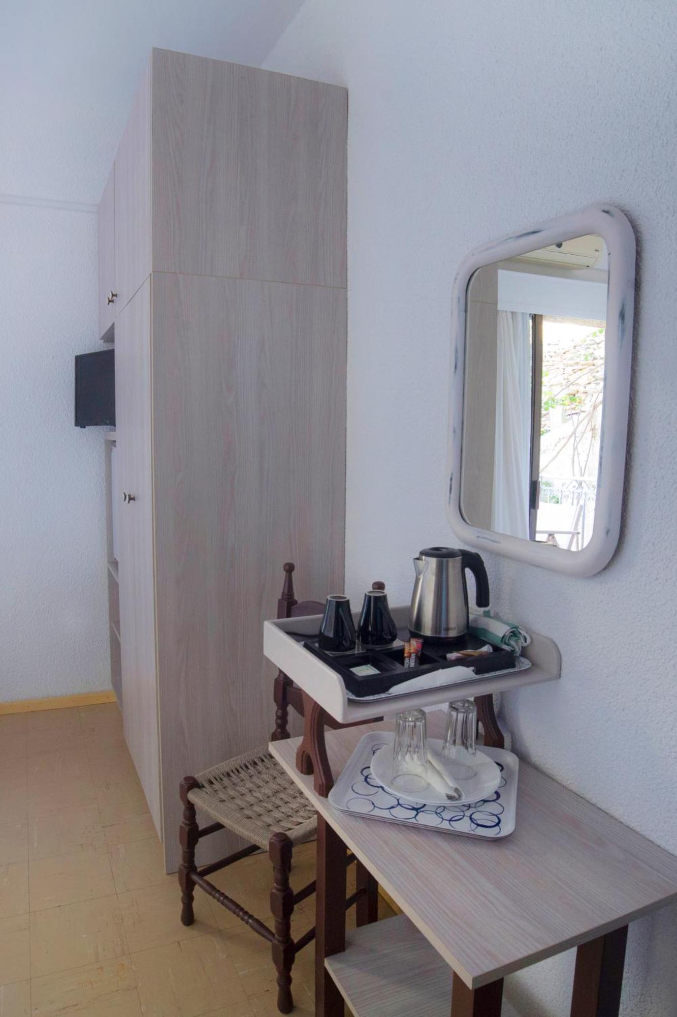 Marina Hotel Ágios Kírykos Buitenkant foto