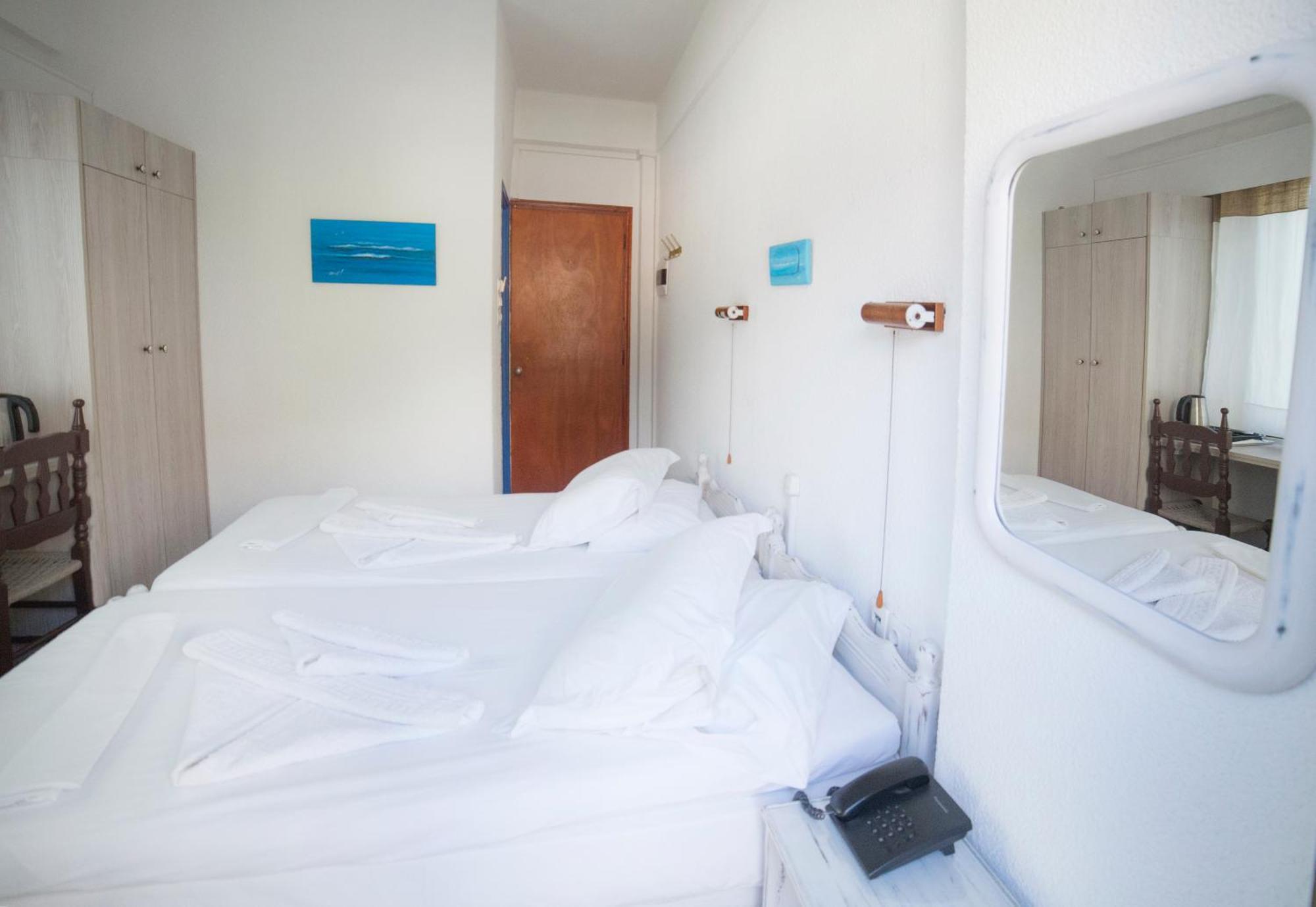 Marina Hotel Ágios Kírykos Buitenkant foto