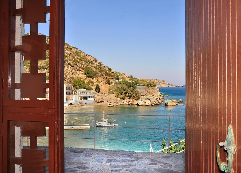 Marina Hotel Ágios Kírykos Buitenkant foto