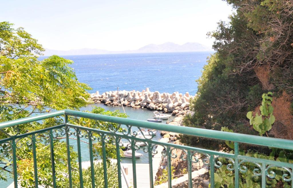 Marina Hotel Ágios Kírykos Kamer foto
